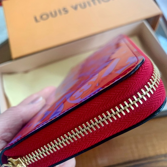 LV NEW Limites Edition Rose Indian Wallet Vernis - Picture 3 of 9